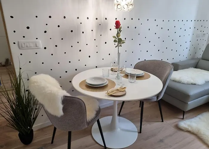 公寓 Apartma Larisa *